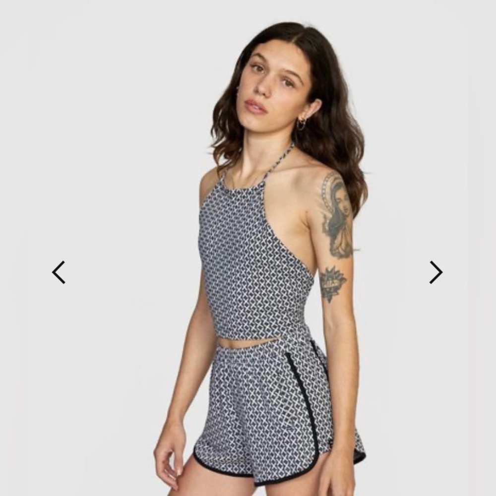 RVCA Upbeat black/white printed halter top size medium